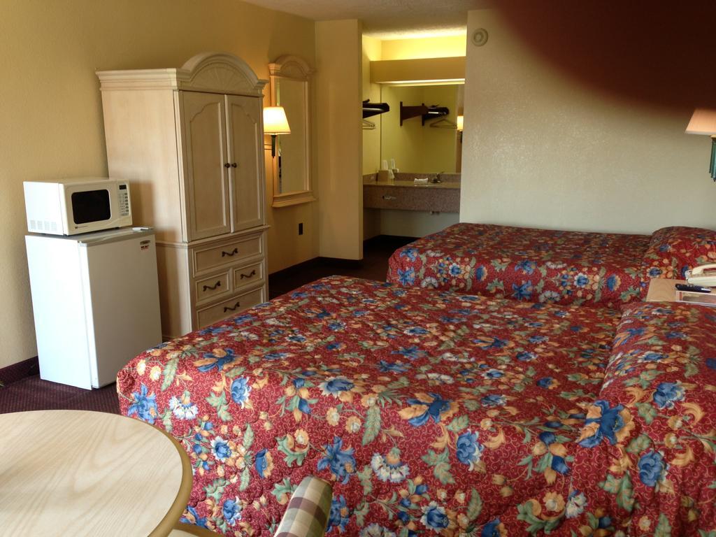 Holiday Terrace Inn - Pigeon Forge Room photo